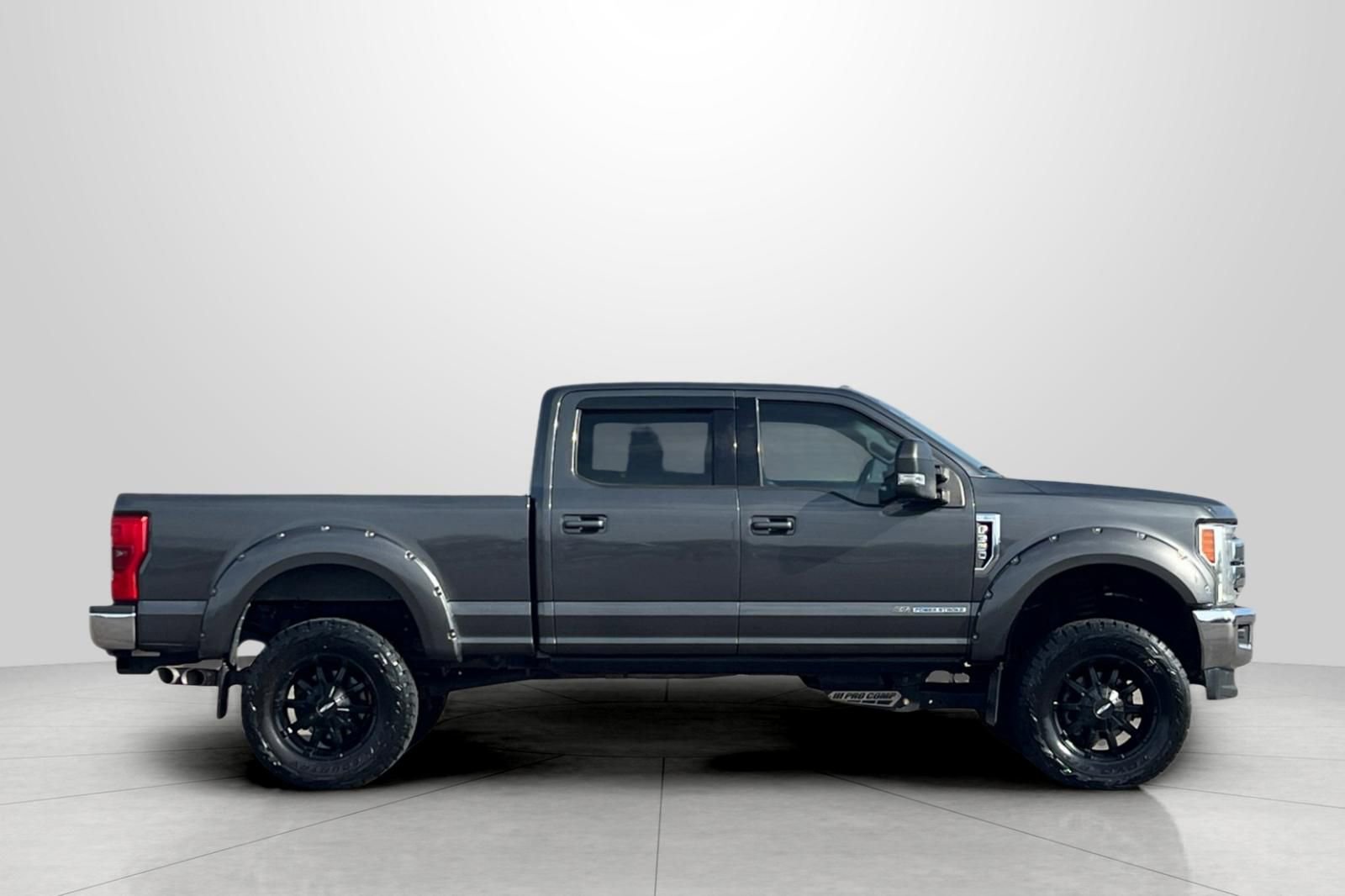 Used 2017 Ford F350 Lariat w/ Camper Package image 3