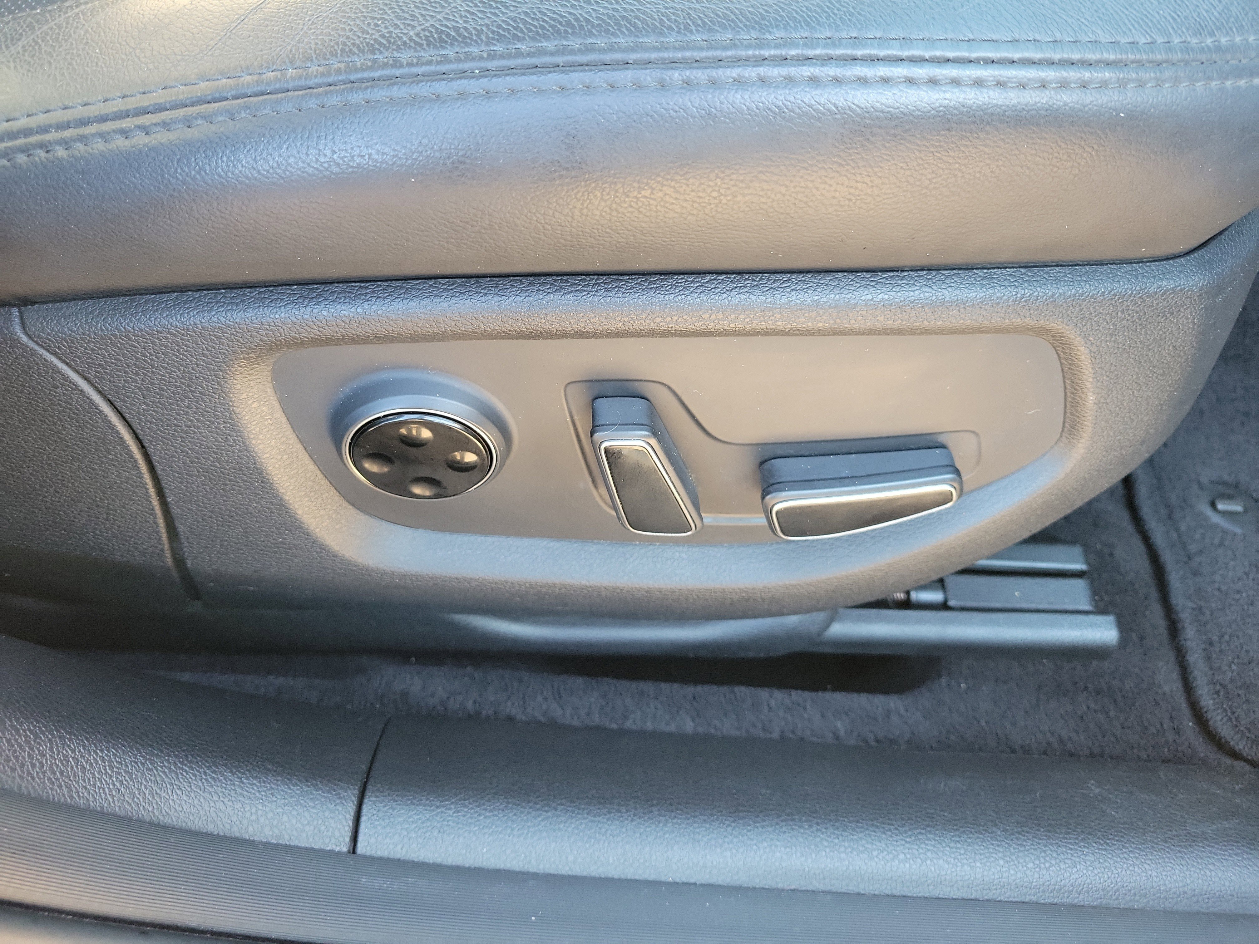 Used 2018 Genesis G80 3.8 w/ Option Group 02 image 9