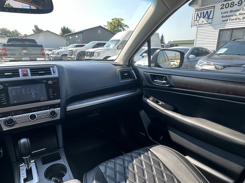 Used 2016 Subaru Outback 3.6R Limited AWD/4WD image 33