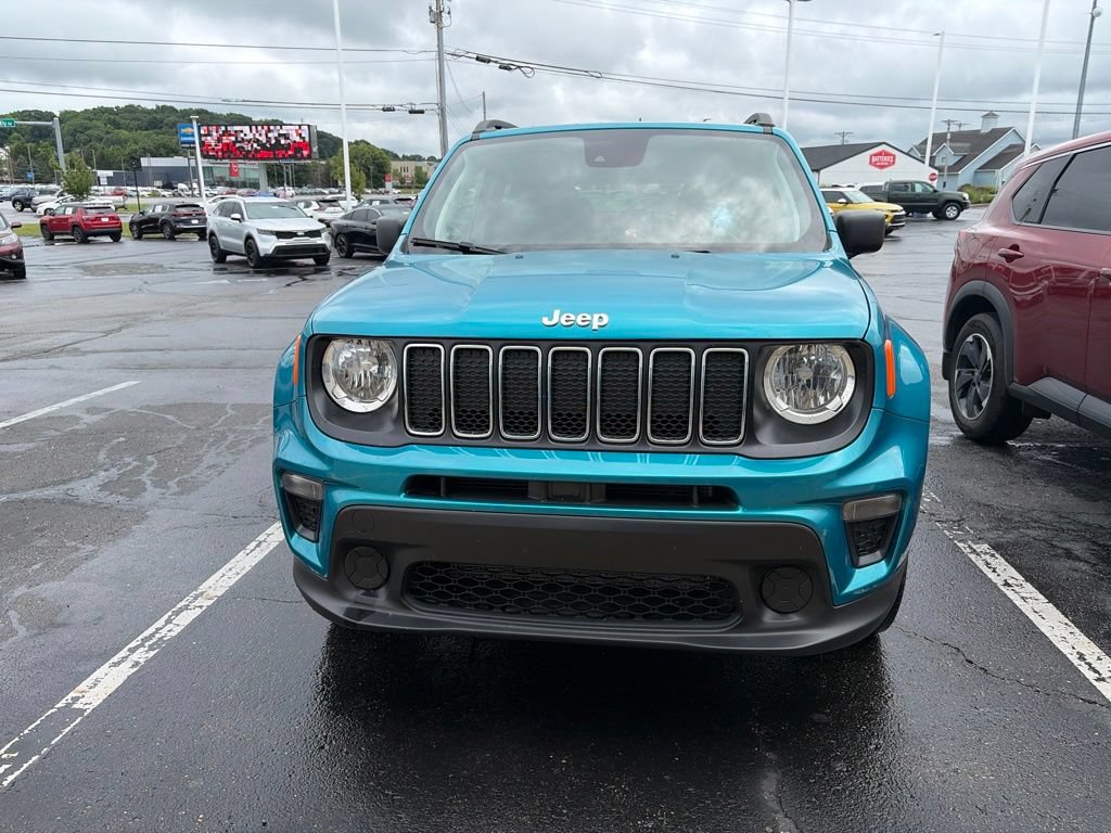 Used 2021 Jeep Renegade Sport w/ Sport Appearance Group AWD/4WD image 3