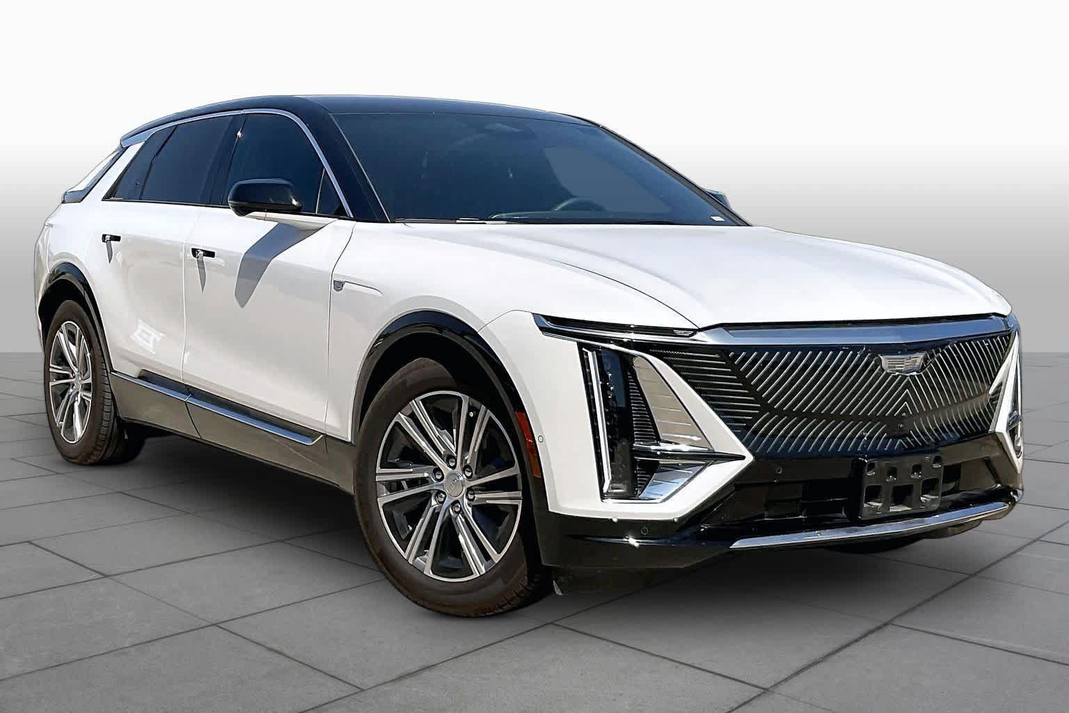 Used 2025 Cadillac Lyriq Luxury RWD image 2