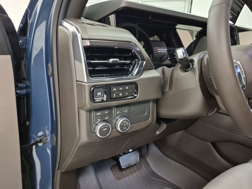 New 2026 GMC Yukon XL Elevation w/ LPO, Floor Liner Package image 18