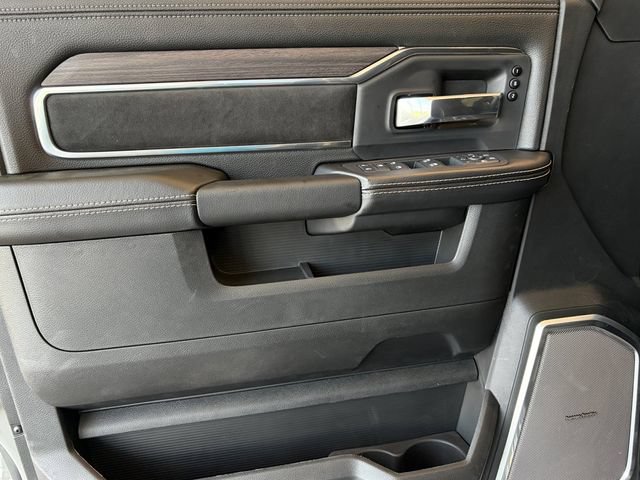 New 2026 RAM 2500 Laramie AWD/4WD image 14