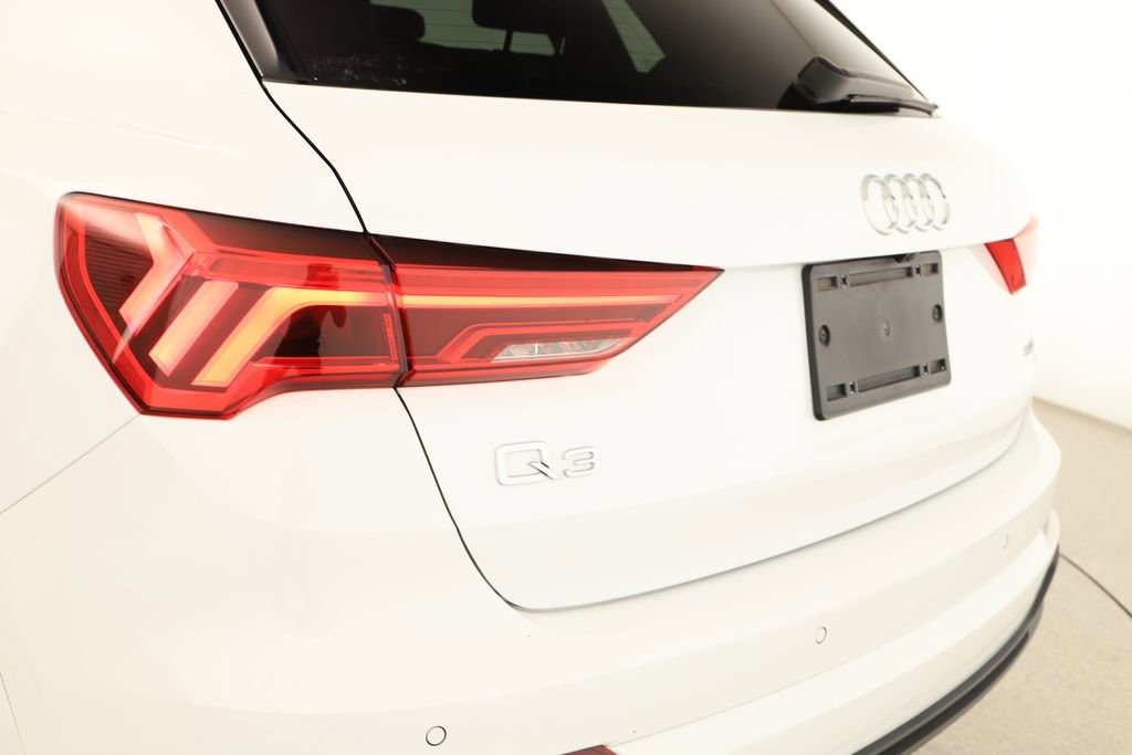 Used 2024 Audi Q3 2.0T Premium Plus w/ Premium Plus Package AWD/4WD image 36