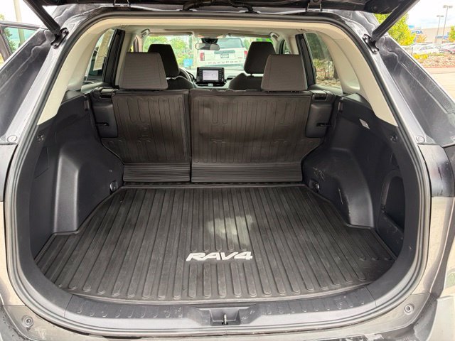 Used 2021 Toyota RAV4 XLE w/ Convenience Package AWD/4WD image 21