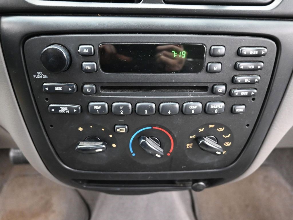 Used 2002 Ford Taurus SE image 15