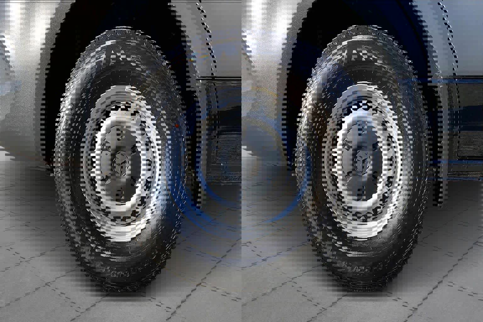 Used 2025 Mercedes-Benz Sprinter 2500 image 11