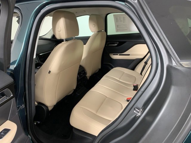 Used 2018 Jaguar F-PACE Premium image 32