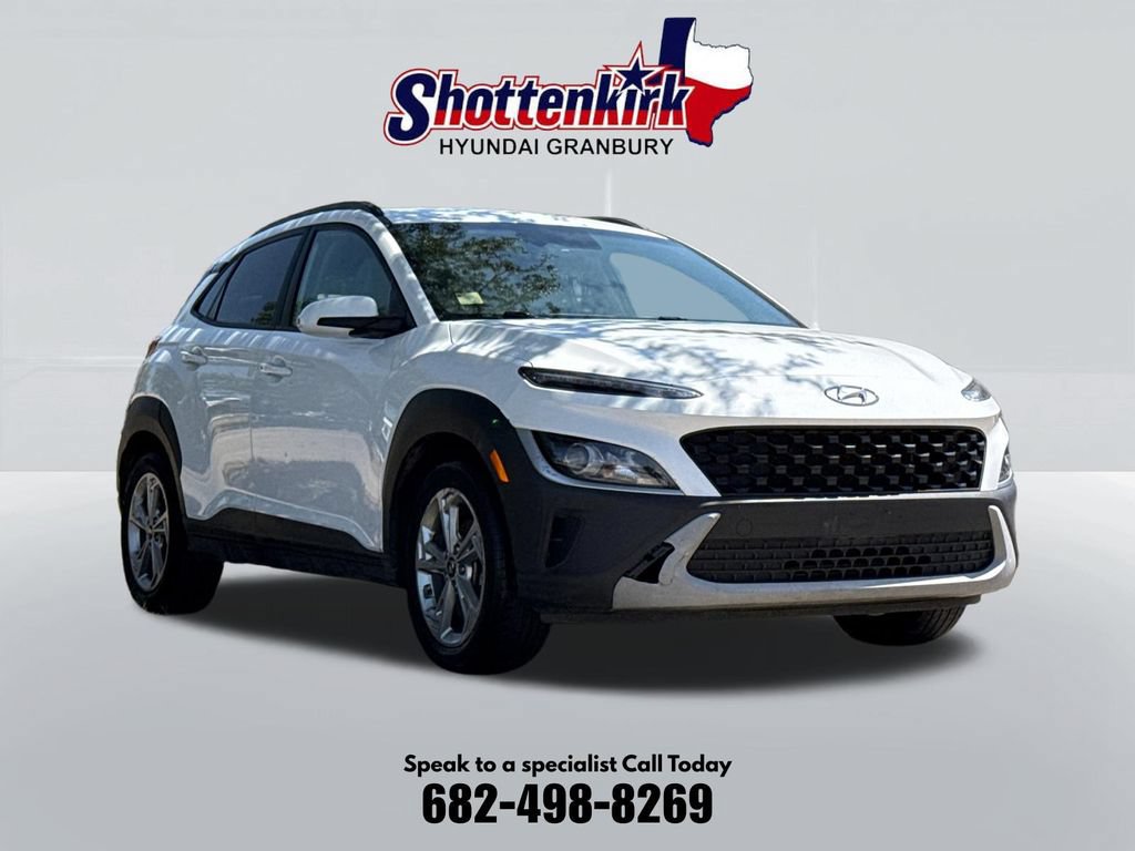 Used 2022 Hyundai Kona SEL w/ Cargo Package FWD image 2