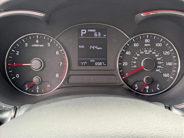Used 2017 Kia Forte LX image 11