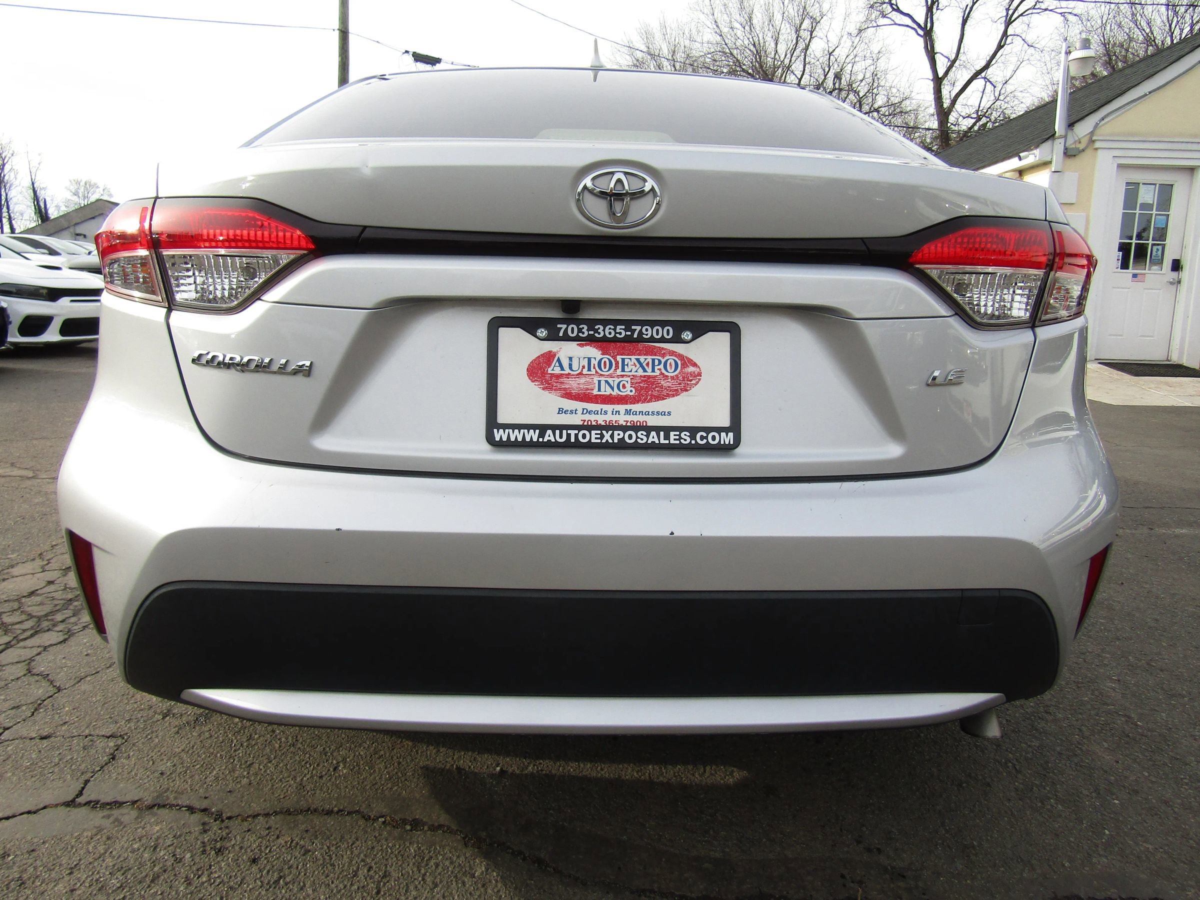 Used 2022 Toyota Corolla LE image 6