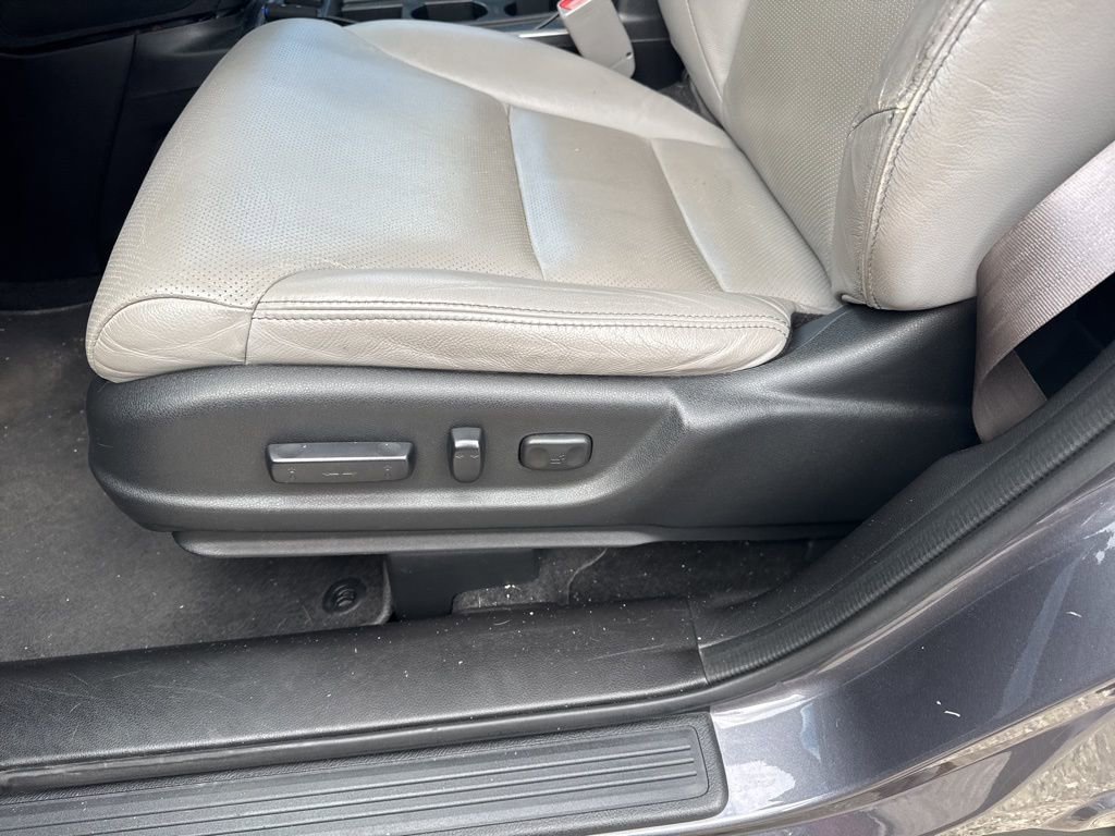 Used 2015 Honda CR-V Touring image 8