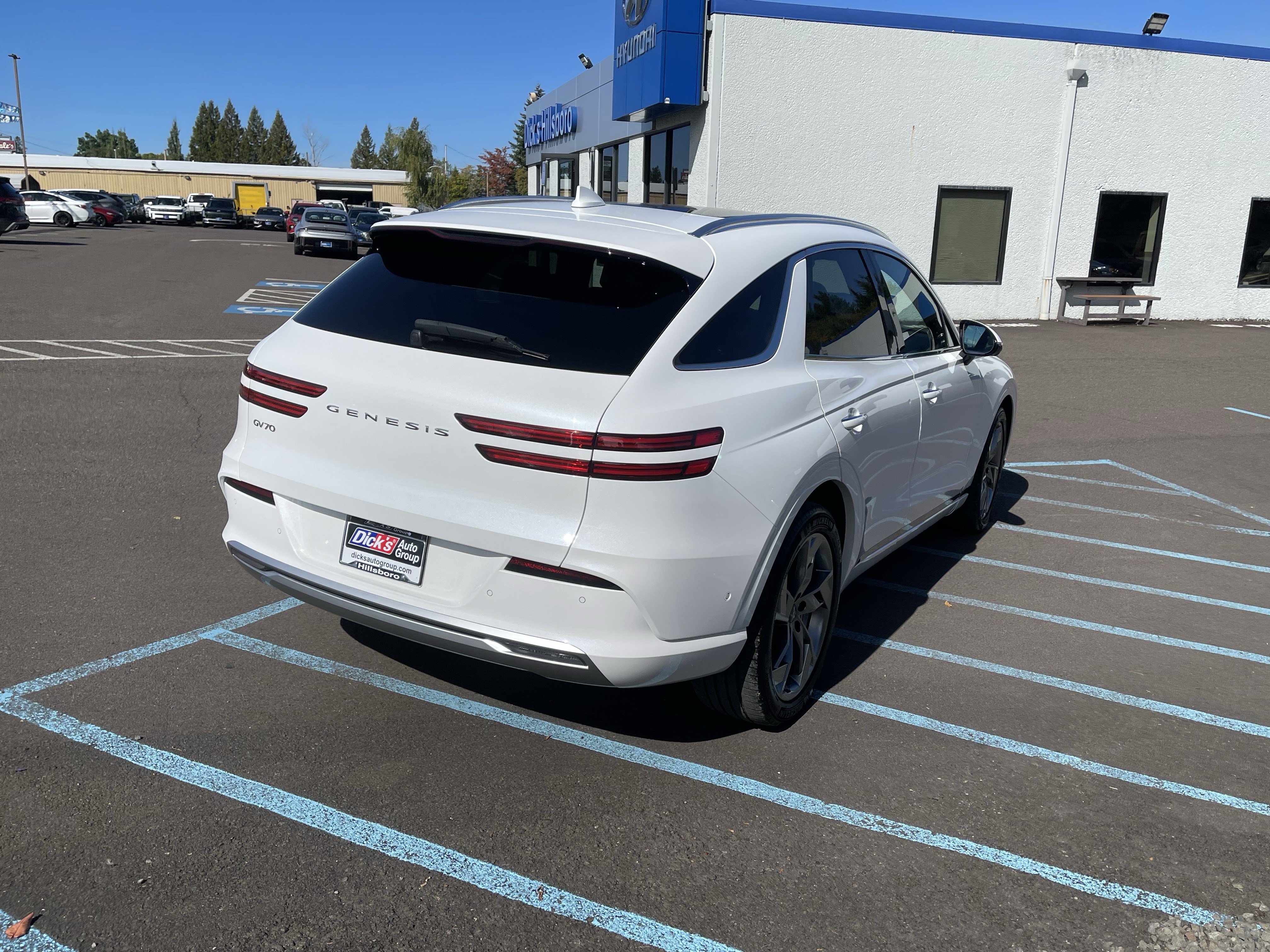 Used 2025 Genesis Electrified GV70 AWD/4WD image 5