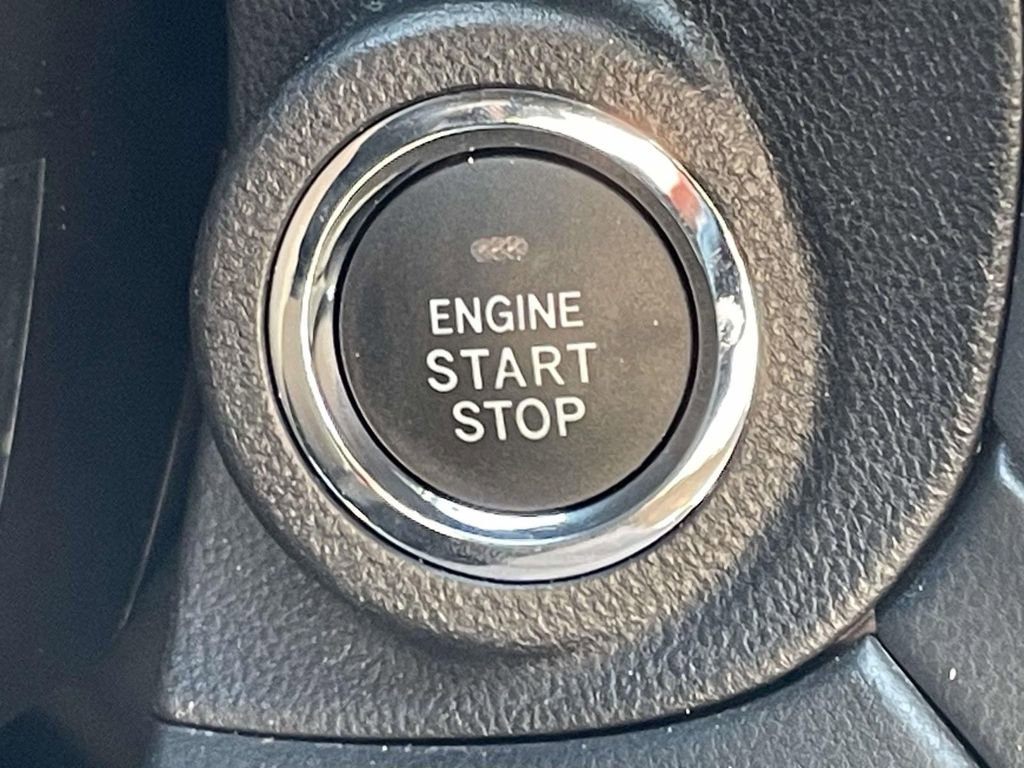 Certified 2025 Subaru Outback Limited image 30