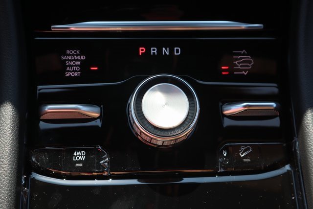 New 2025 Jeep Grand Cherokee Summit image 15