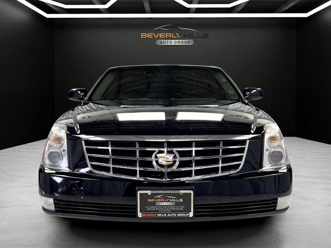 Used 2011 Cadillac DTS Platinum FWD image 8