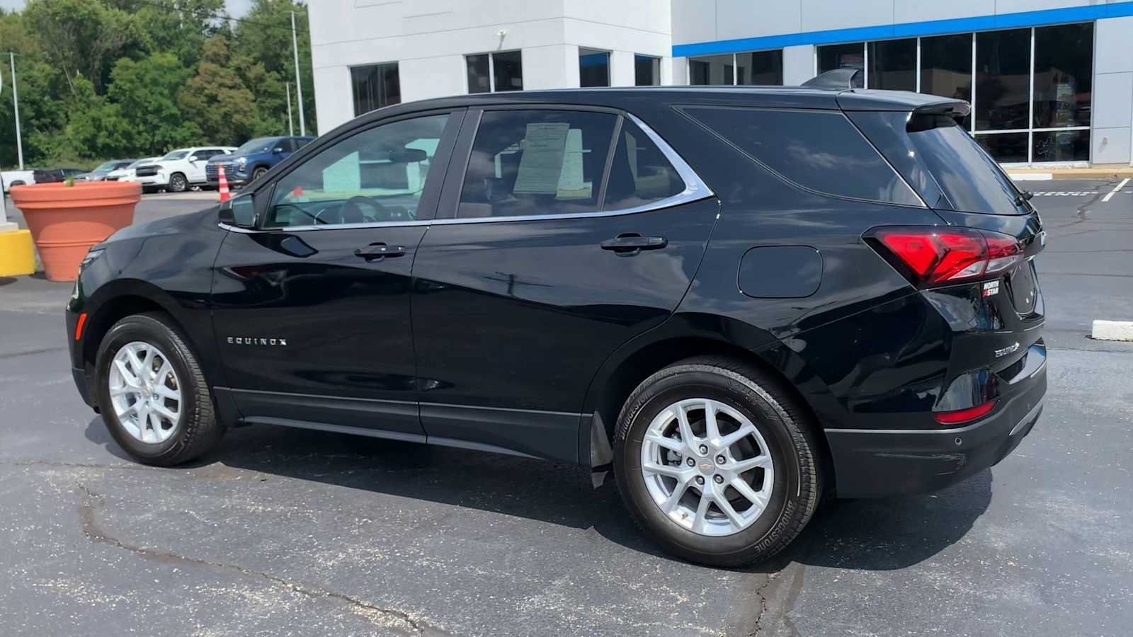 Used 2023 Chevrolet Equinox LT AWD/4WD image 6