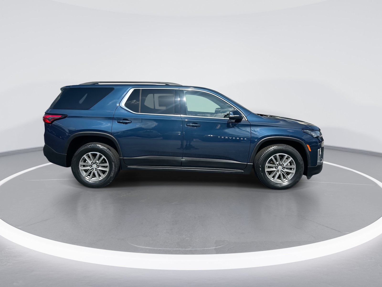 Used 2023 Chevrolet Traverse LT AWD/4WD image 10