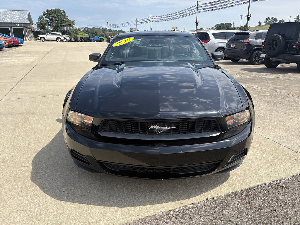Used 2010 Ford Mustang Coupe RWD image 8