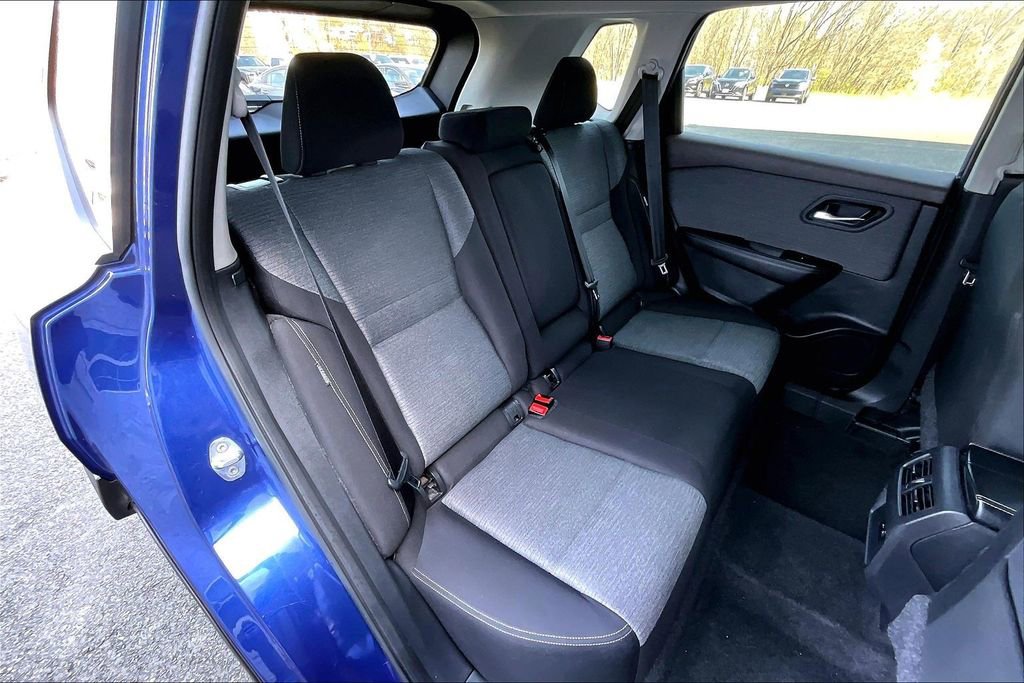 Certified 2023 Nissan Rogue SV image 19