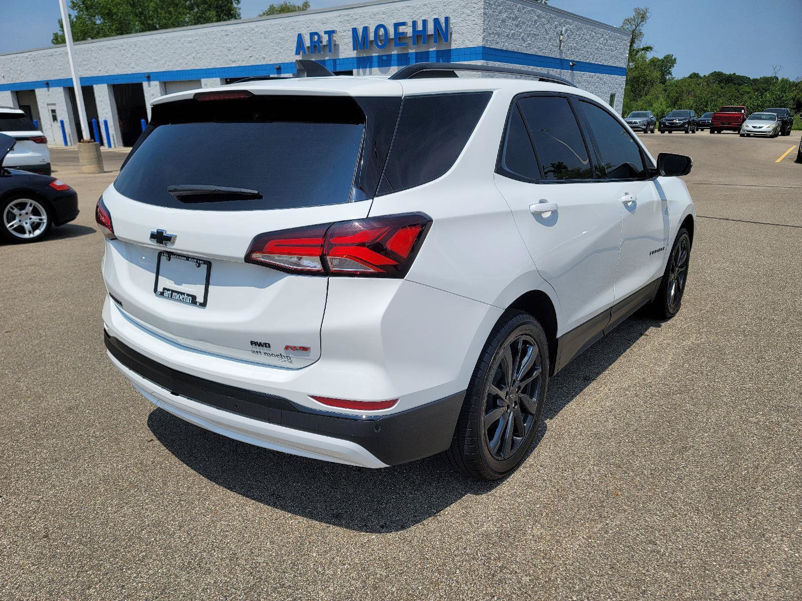 Used 2022 Chevrolet Equinox RS w/ RS Leather Package AWD/4WD image 9