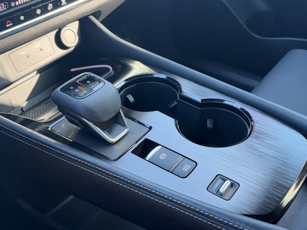 Used 2025 Nissan Rogue Platinum w/ Platinum Premium Package image 19