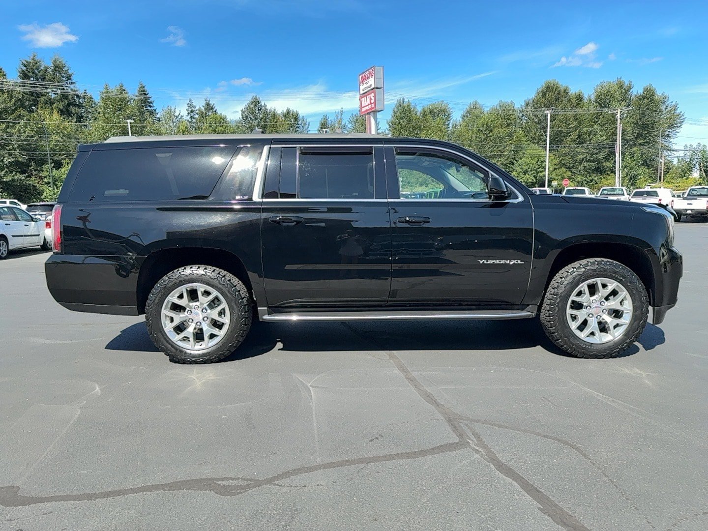 Used 2018 GMC Yukon XL SLT AWD/4WD image 4