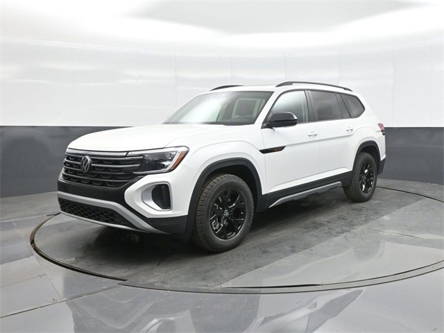 New 2026 Volkswagen Atlas Peak Edition image 3