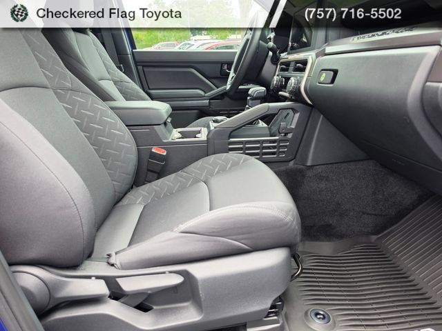 Used 2025 Toyota Tacoma SR5 AWD/4WD image 27