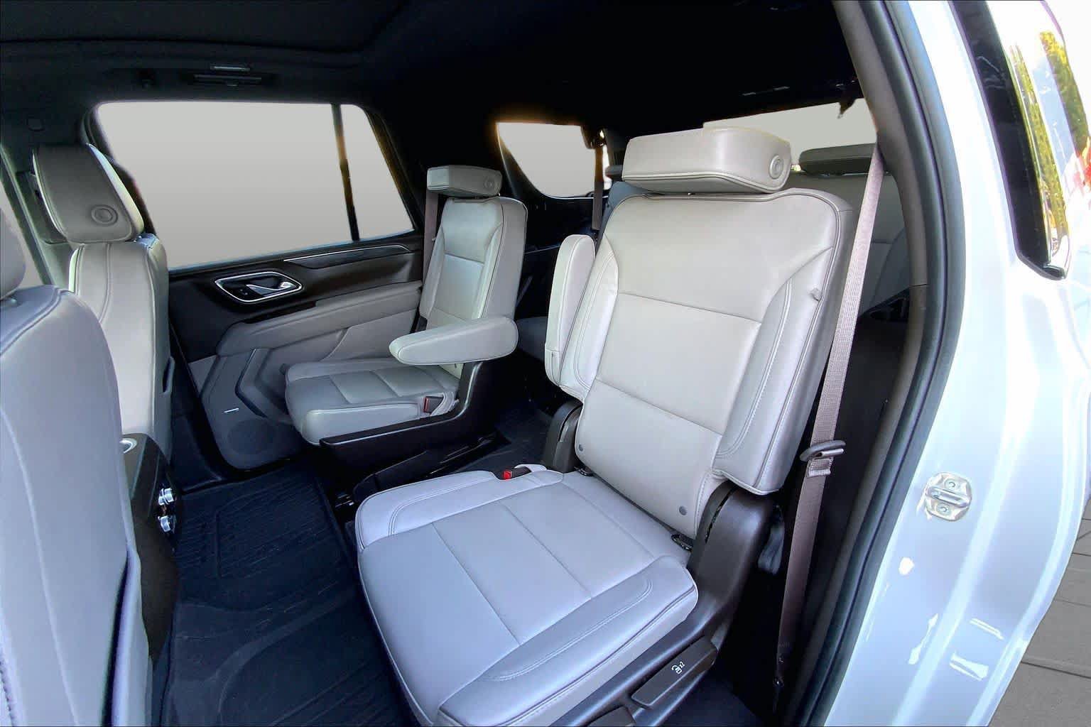 Used 2023 GMC Yukon SLT w/ SLT Premium Package RWD image 18
