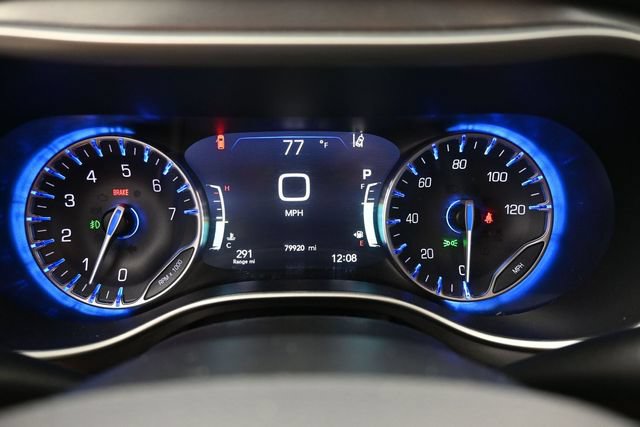 Used 2023 Chrysler Pacifica Touring-L FWD image 29