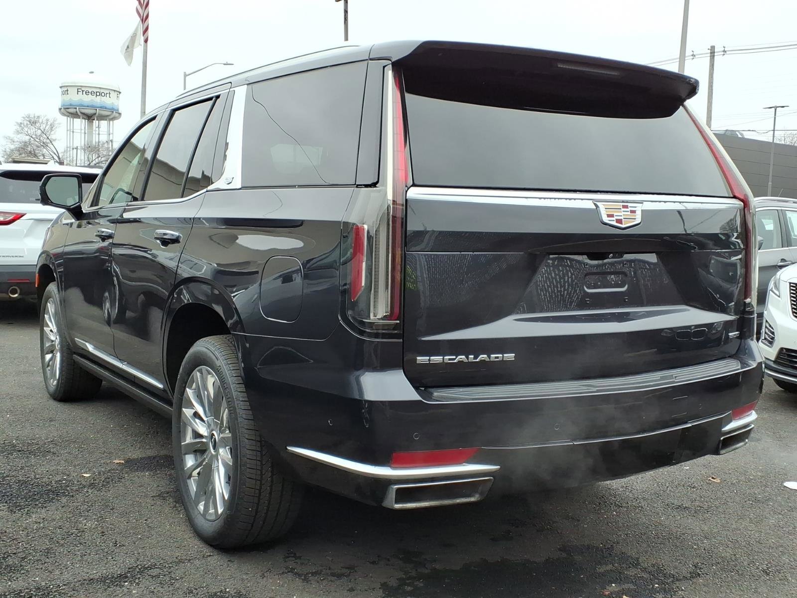 Certified 2023 Cadillac Escalade Premium Luxury w/ Performance Package image 6