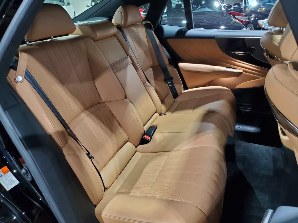 Used 2023 Lexus LS 500 w/ Interior Upgrade Package RWD image 19