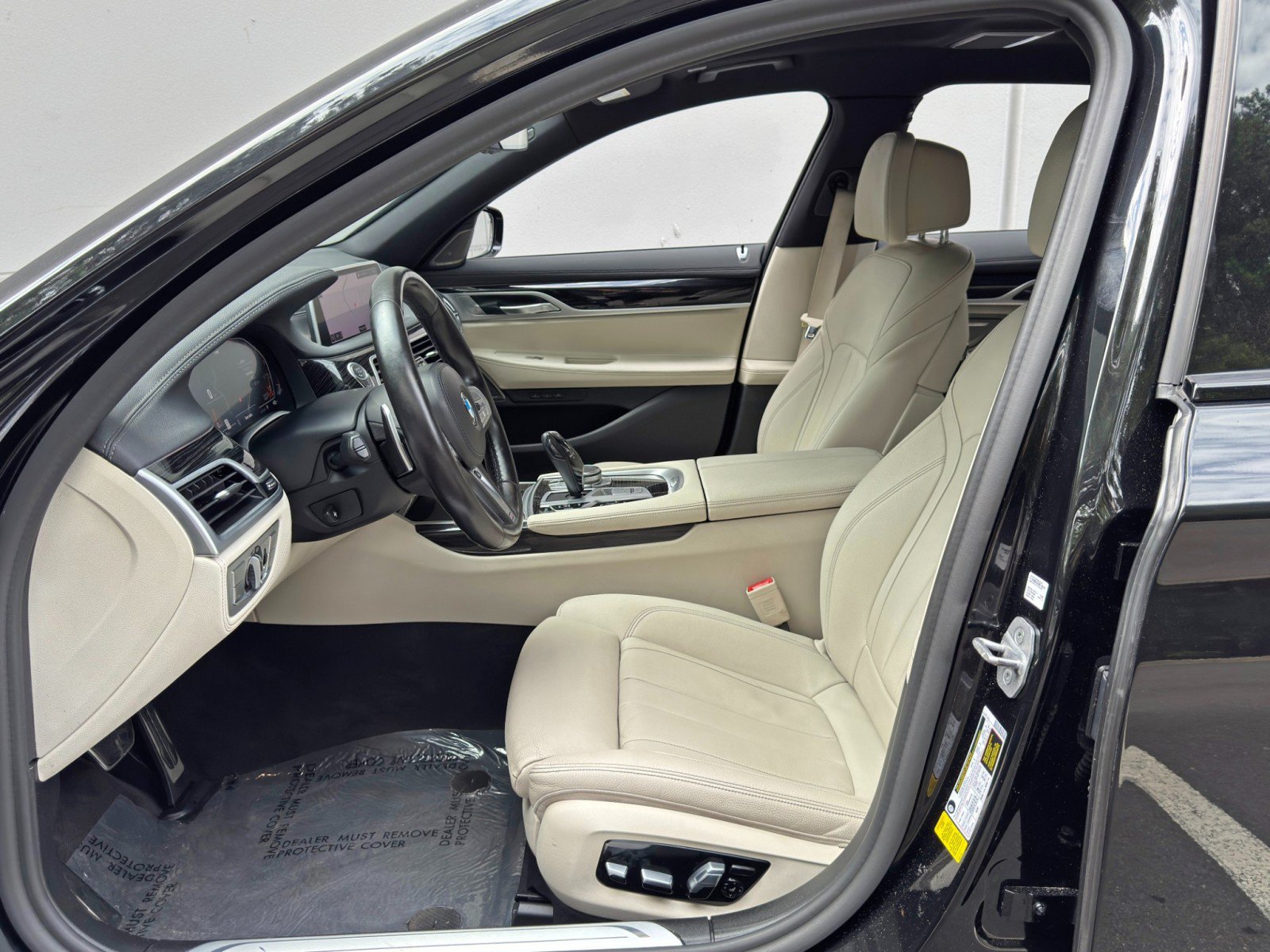 Used 2021 BMW 740i w/ M Sport Package RWD image 17
