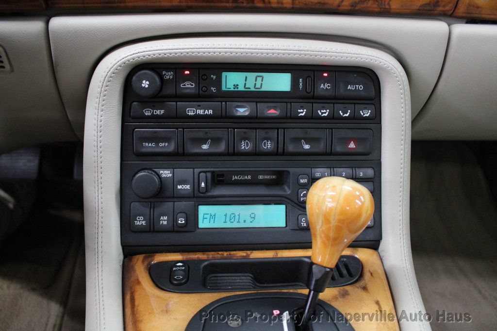 Used 2002 Jaguar XK8 Convertible RWD image 21