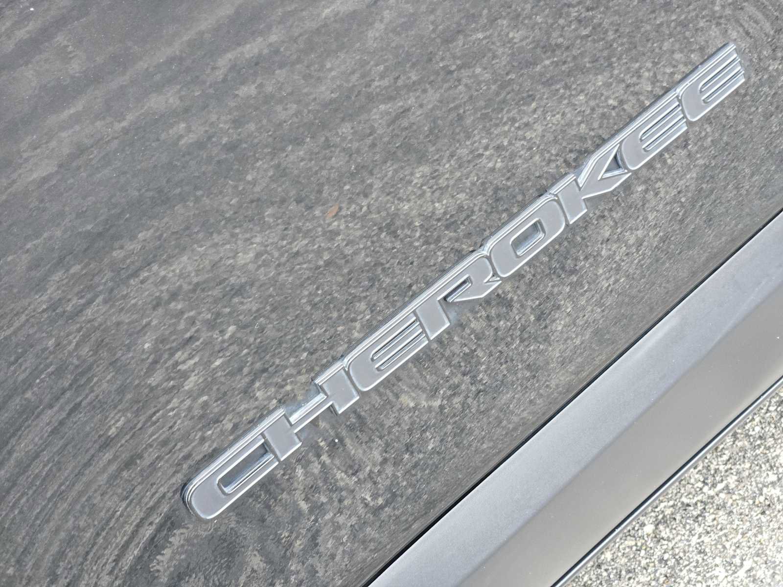 Used 2020 Jeep Cherokee Latitude Plus image 10