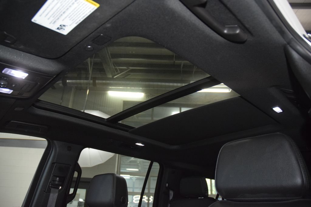 Used 2024 GMC Yukon XL Denali AWD/4WD image 53