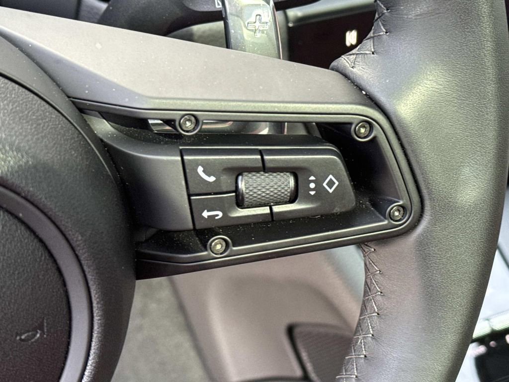 Certified 2025 Porsche Macan S image 26