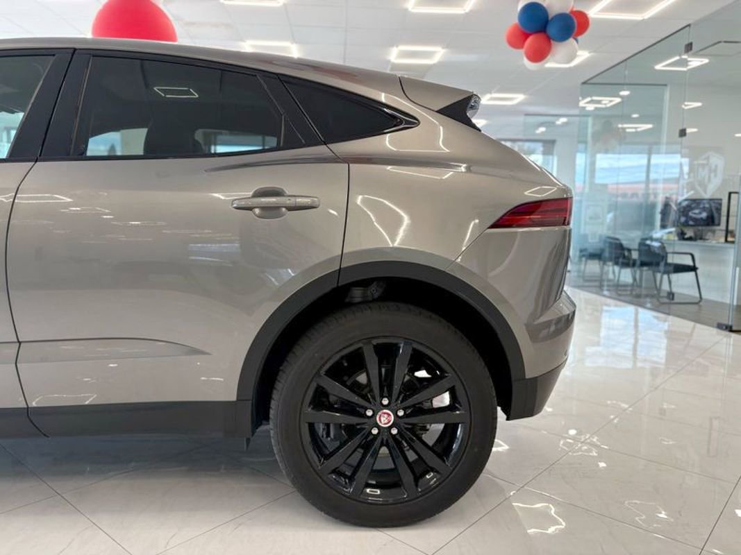 Used 2022 Jaguar E-PACE SE image 6