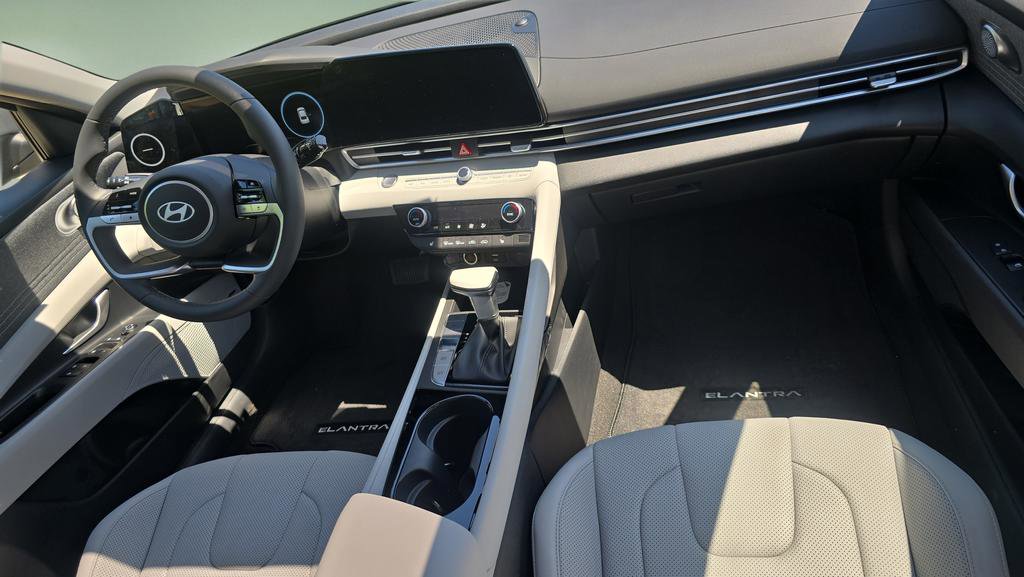 New 2026 Hyundai Elantra Limited FWD image 11