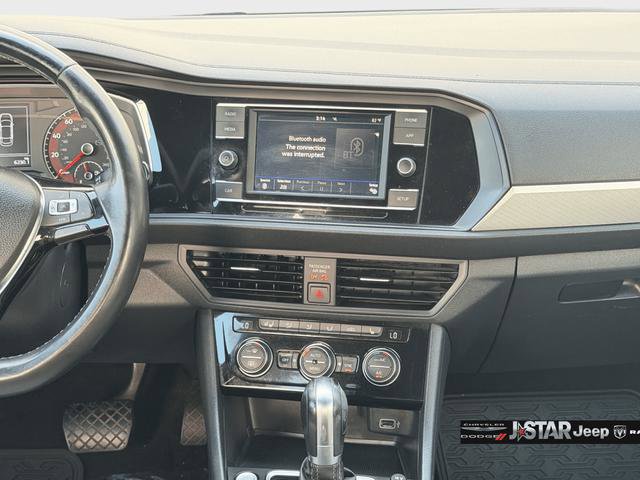 Used 2019 Volkswagen Jetta R-Line w/ R-Line Cold Weather Package FWD image 16