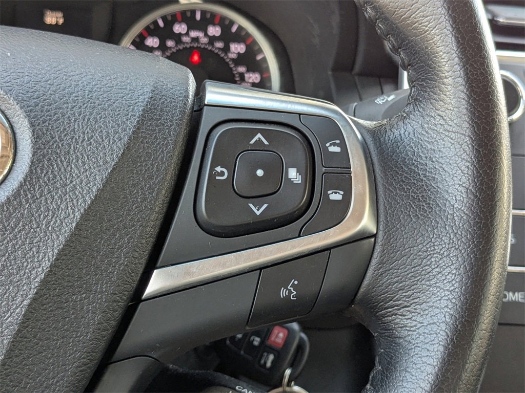 Used 2015 Toyota Camry image 32