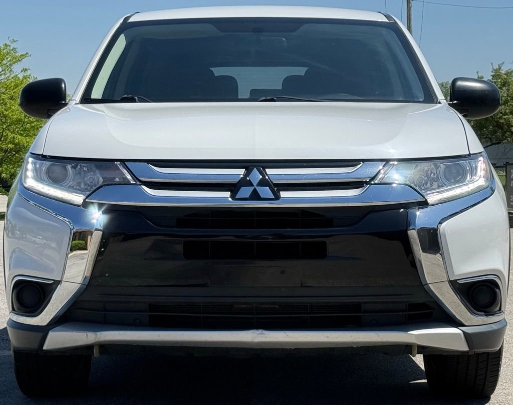 Used 2017 Mitsubishi Outlander ES AWD/4WD image 9
