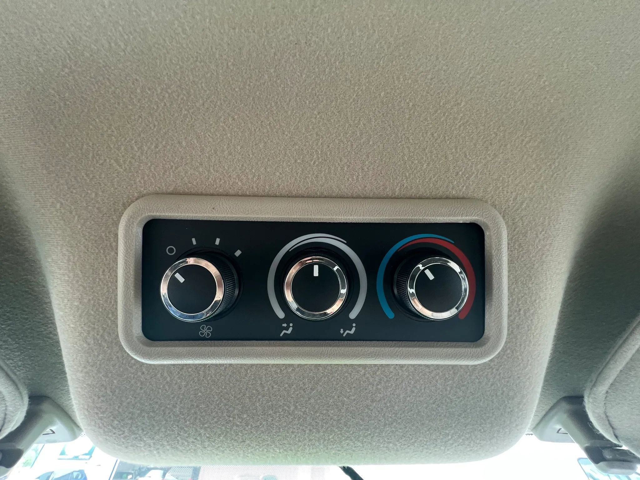 Used 2017 Chevrolet Express 3500 LT w/ LT Preferred Equipment Group RWD image 29