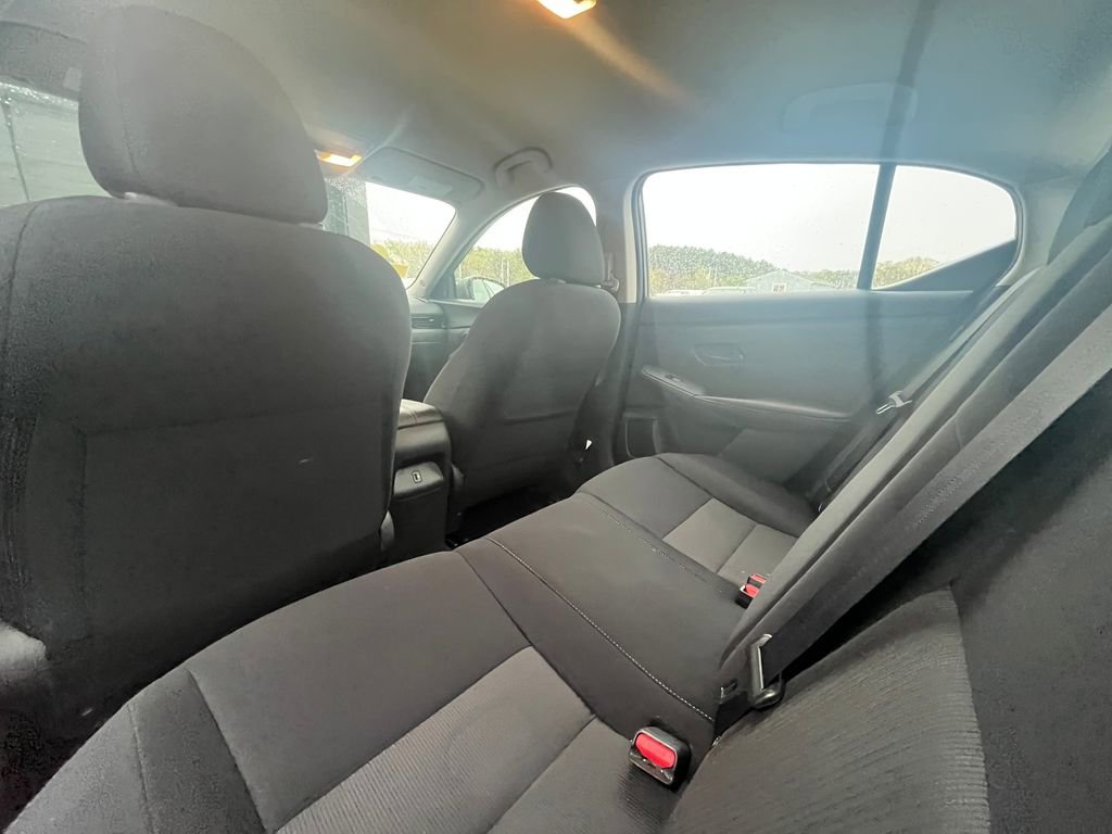 Used 2024 Nissan Sentra SV FWD image 16