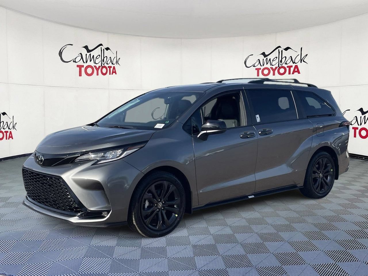 New 2026 Toyota Sienna XSE FWD image 4