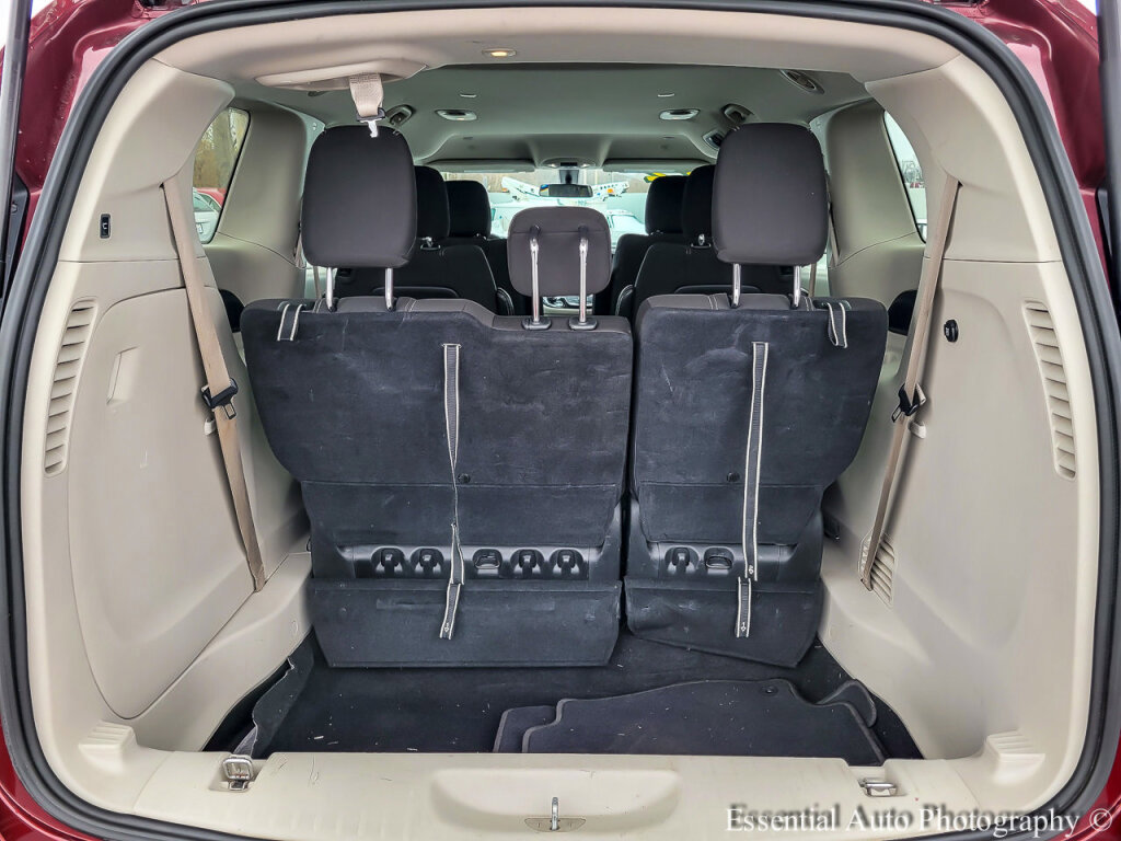 Used 2022 Chrysler Voyager LX image 29
