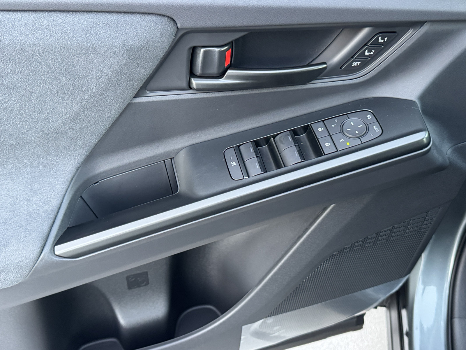 New 2026 Toyota C-HR AWD/4WD image 18