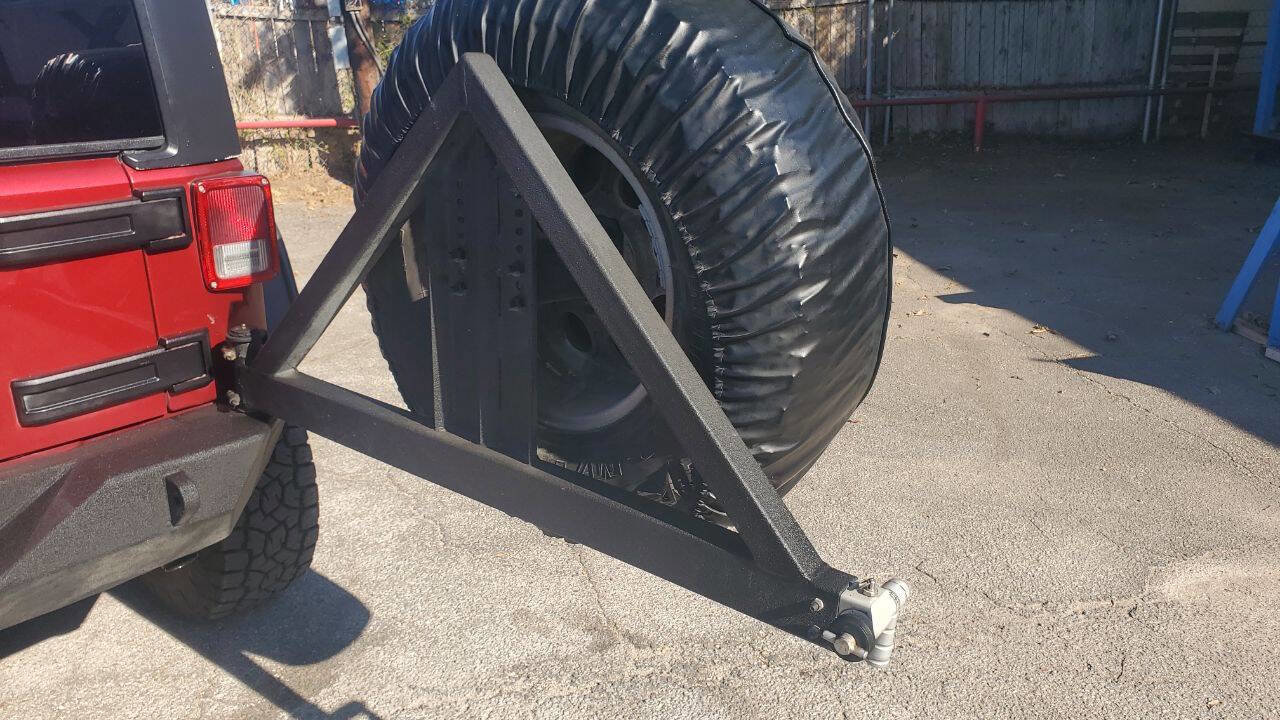 Used 2012 Jeep Wrangler Unlimited Sport image 19