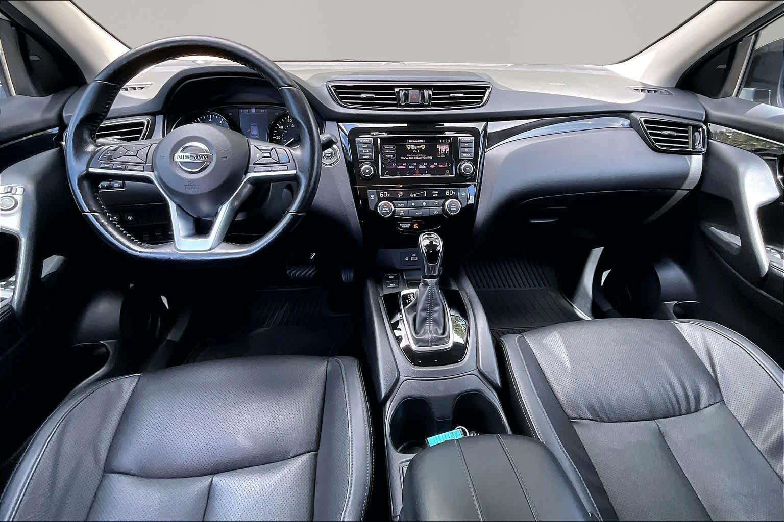 Used 2022 Nissan Rogue Sport SL AWD/4WD image 16
